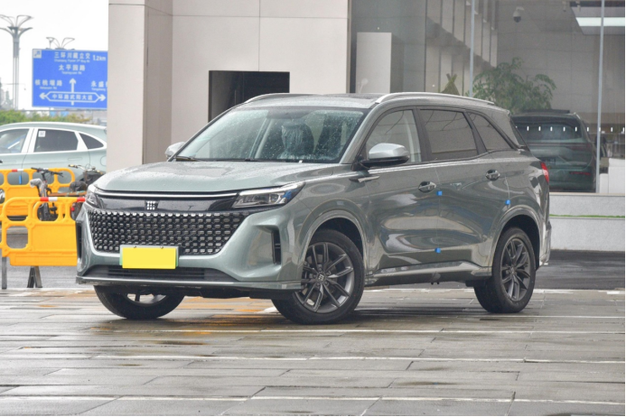 同为插混SUV，续航更长、空间更大的蓝电E5不比启辰大V DD-i香？