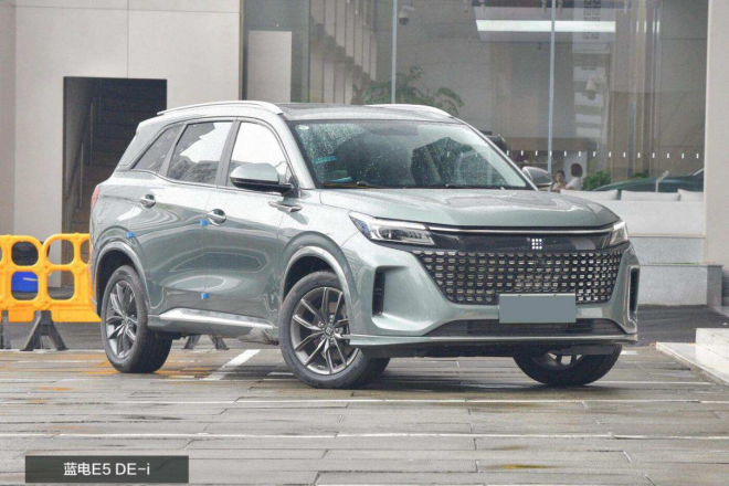 大7座的新能源SUV，蓝电E5综合优惠至高3万5，启辰大V DD-i怎么比？